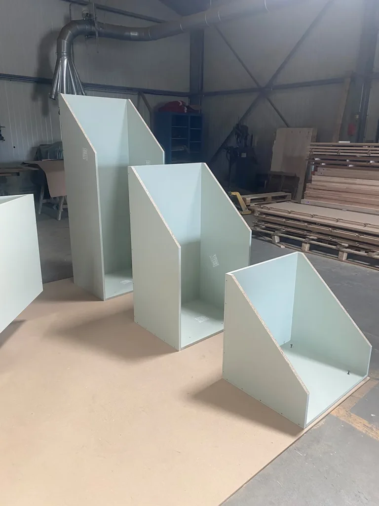 meuble sous escalier morceaux