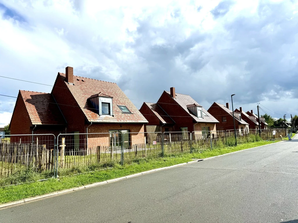 vue d'ensemble des maisons du lotissement hem primavera